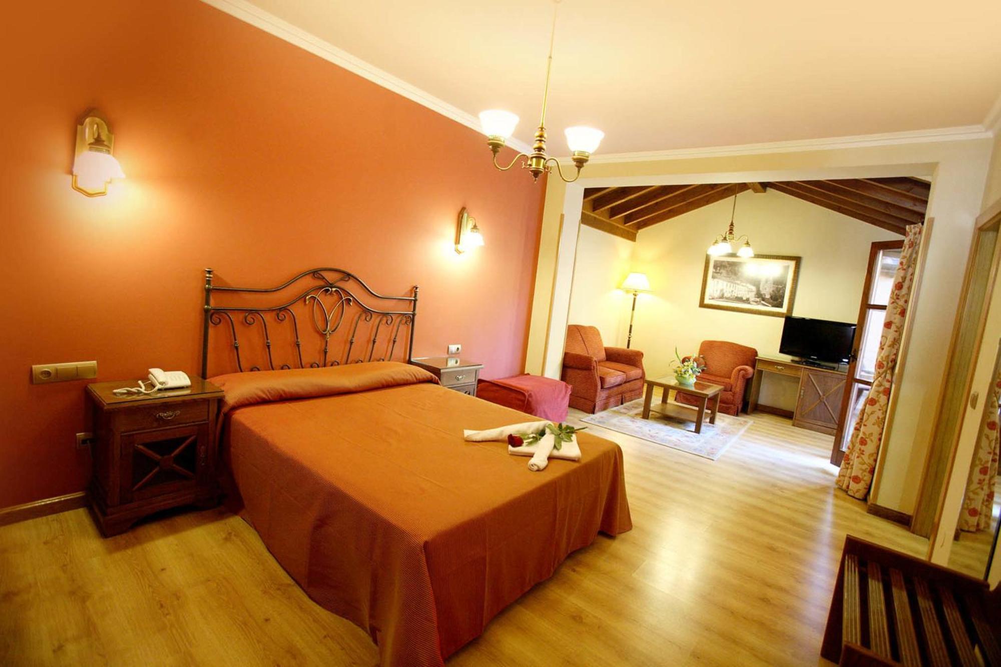 Imperion Hotel Cangas de Onis Exterior photo