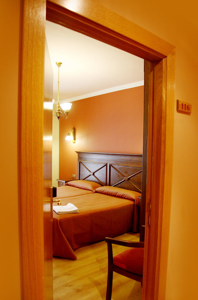 Imperion Hotel Cangas de Onis Exterior photo