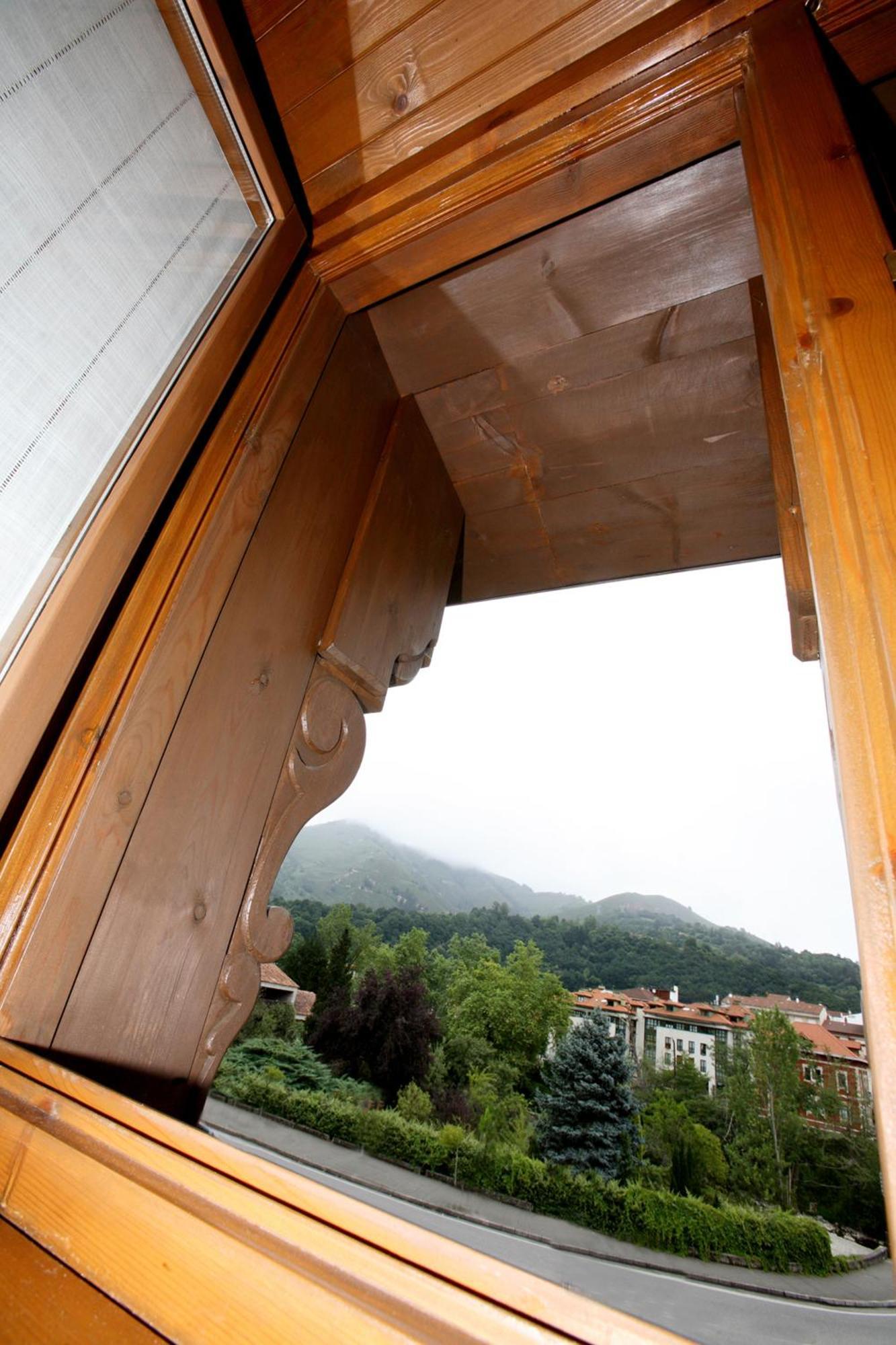 Imperion Hotel Cangas de Onis Exterior photo